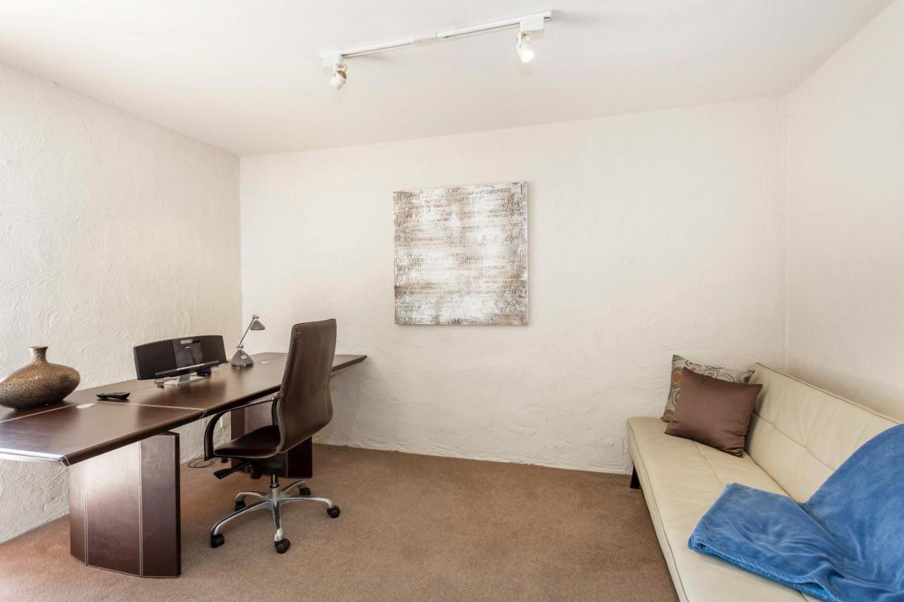 Mezzanine Retreat - Executive Escapes * Perth