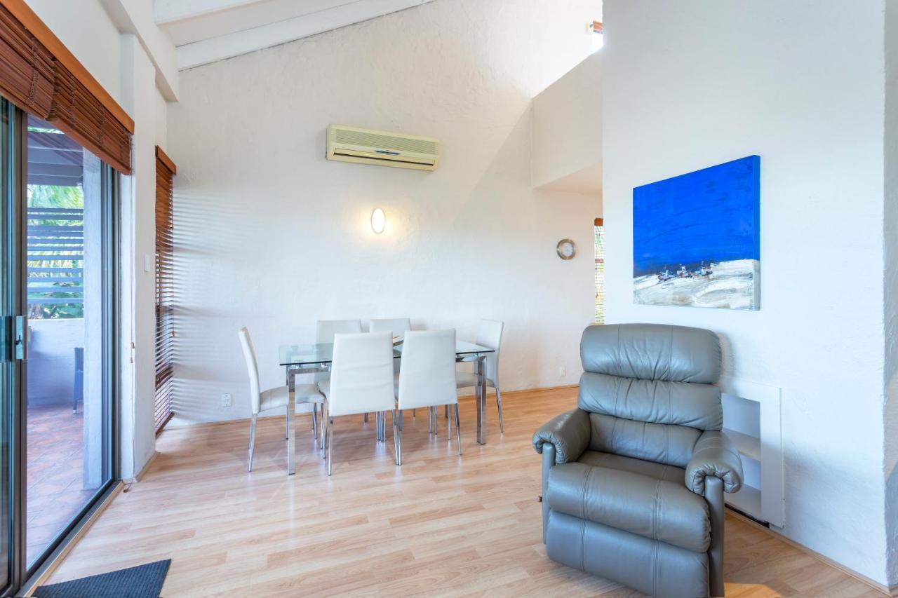 Mezzanine Retreat - Executive Escapes