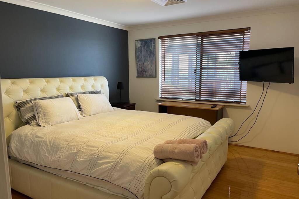 Lakeside Retreat Perth