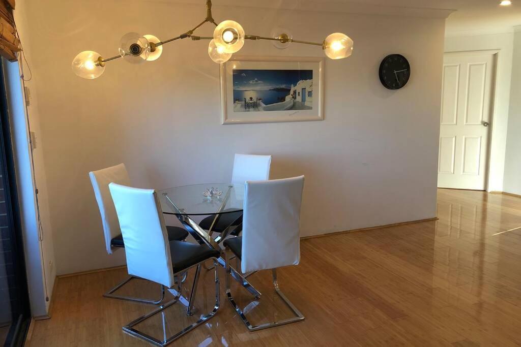 Lakeside Retreat Apartment