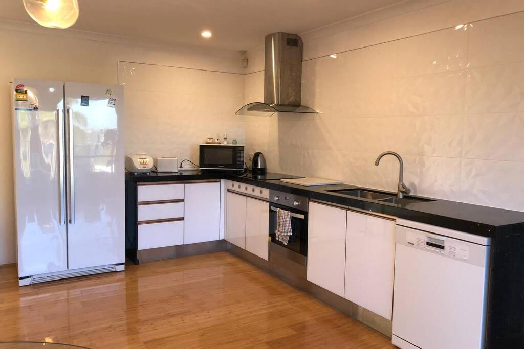 Apartment Lakeside Retreat Perth
