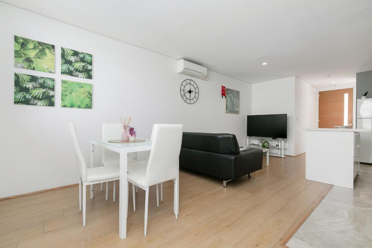 2bed2bath Close To Airport/city Apartment *