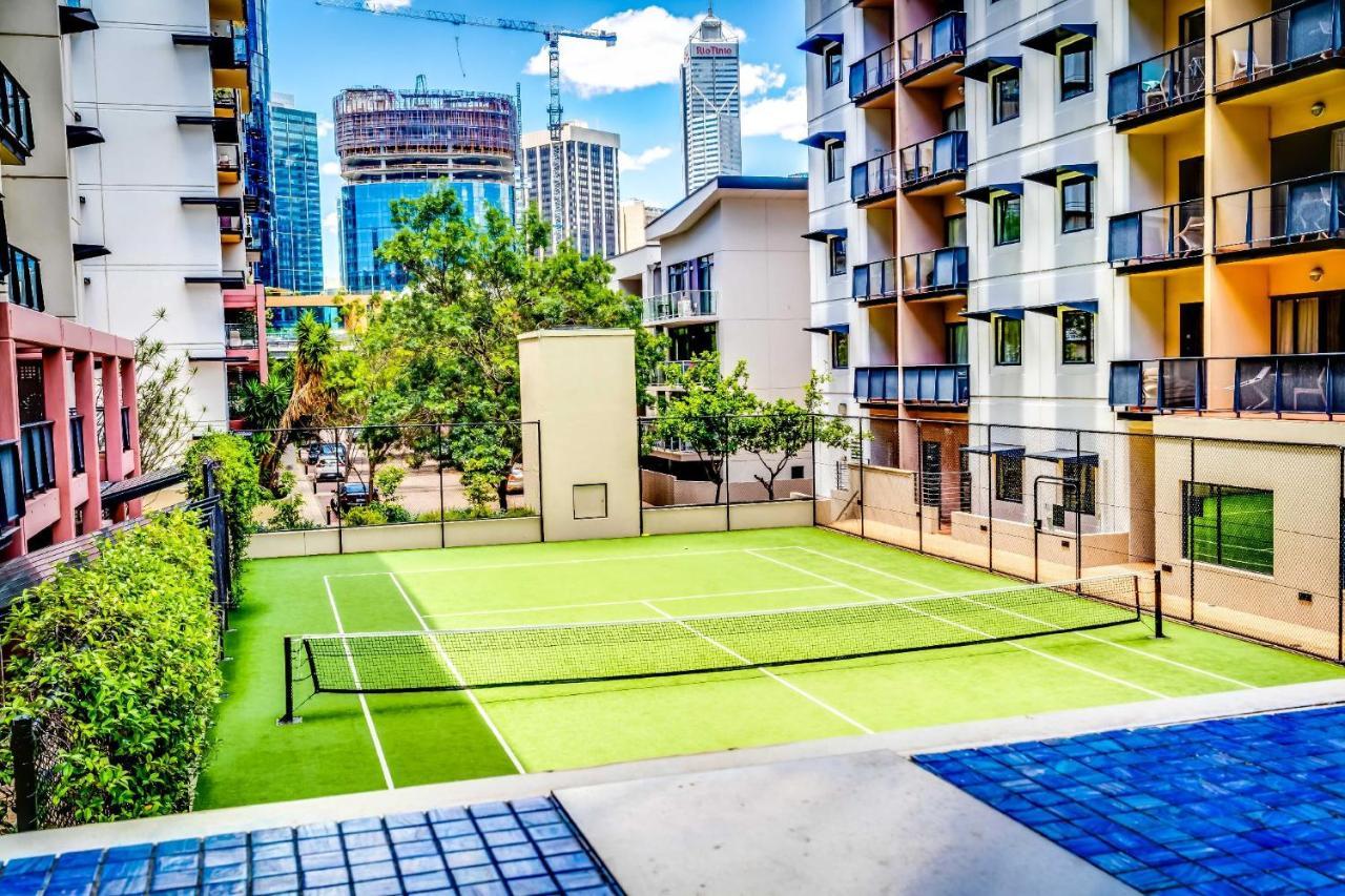 2 Paradise Pool Parking Huge 1br Cbd Apartemen