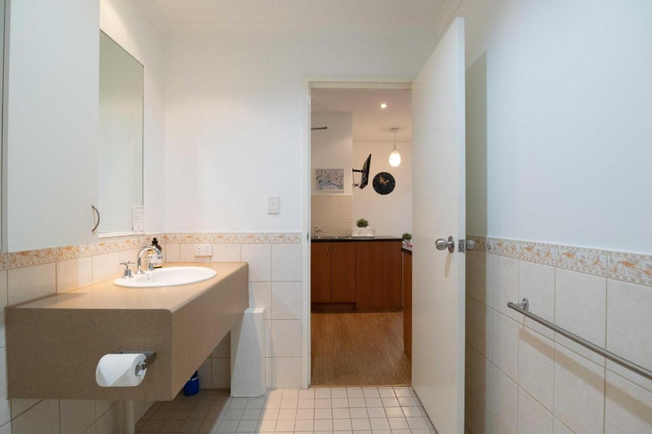 405 Charming Central Renovated Lift Sleep 4 Apartment
