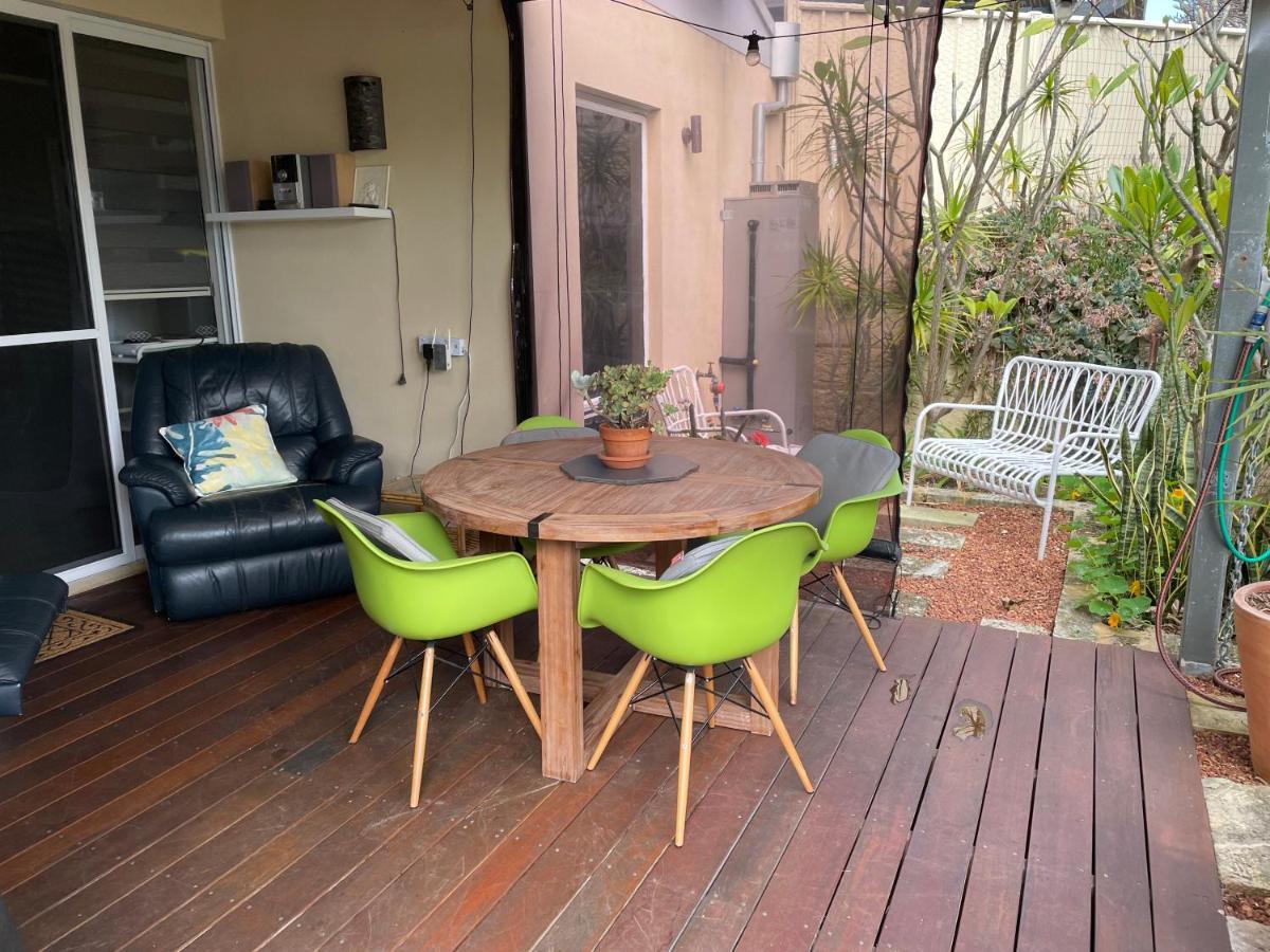 Scarborough/doubleview Delight Apartment