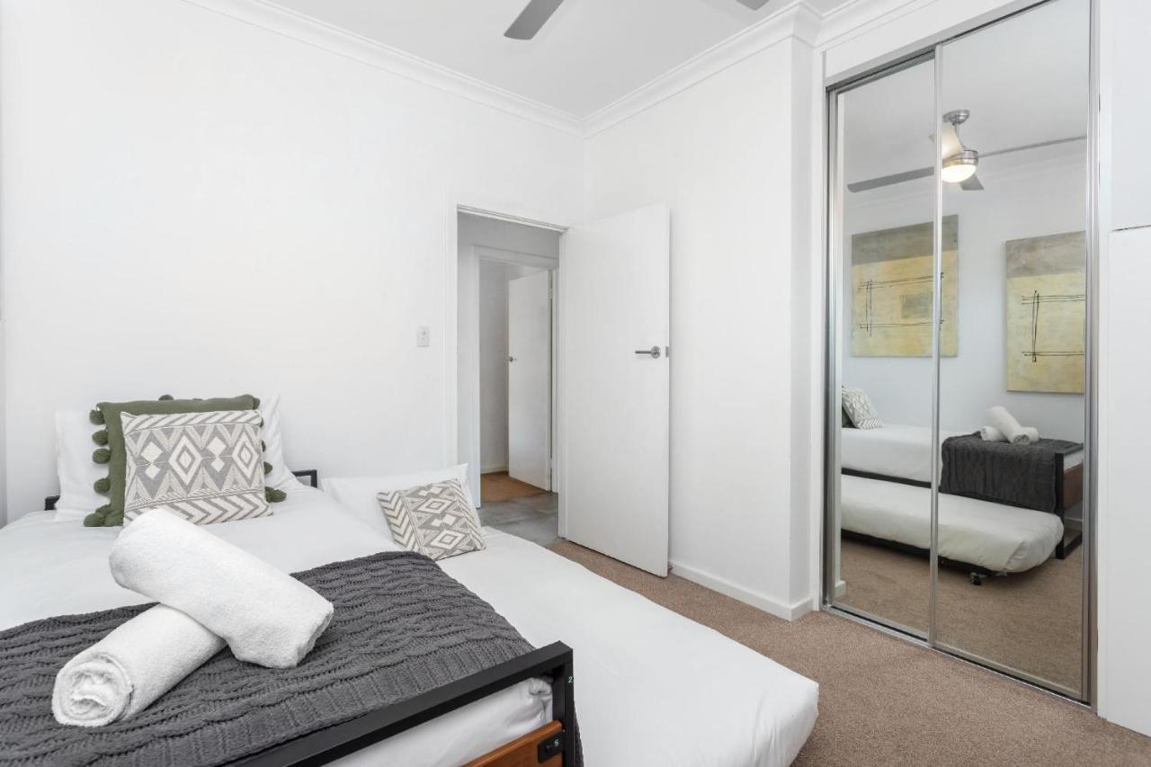 Rumah percutian 2 Chic Stylish Modern Family On Charles Perth