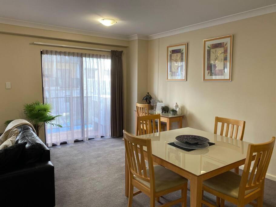 Riverside View Parking Netflix Wifi Wine Free Perth