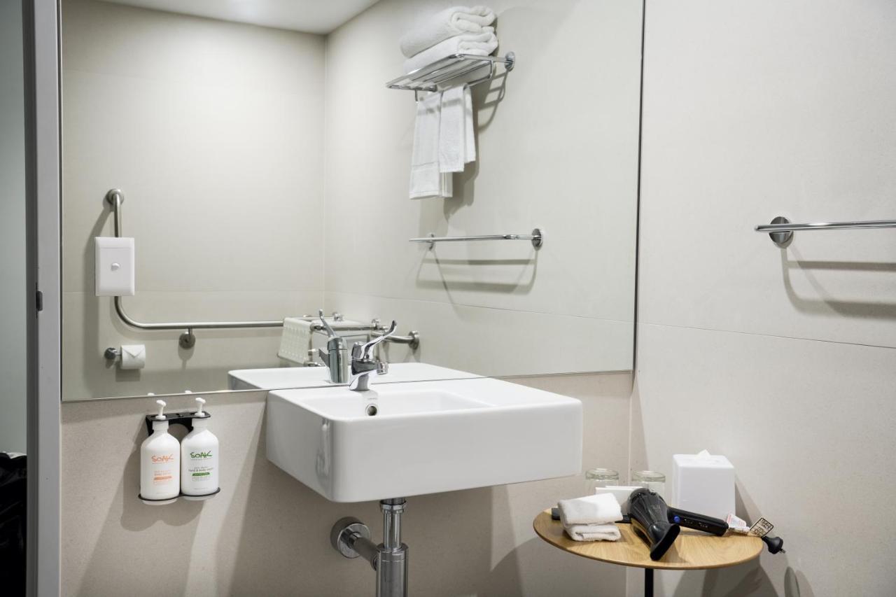 West Perth, An Ihg 4*