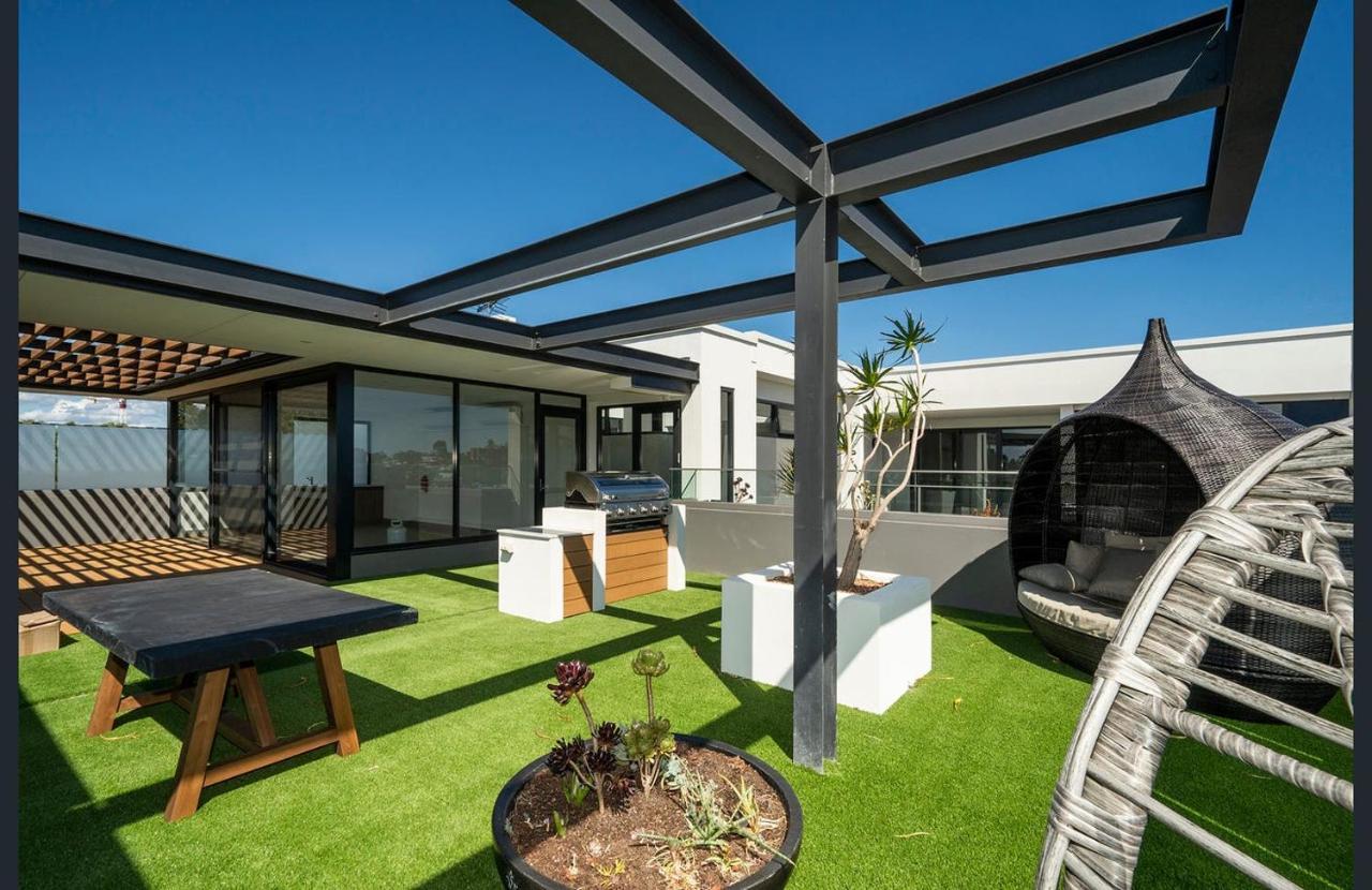 Skypark On Vincent - Executive Escapes