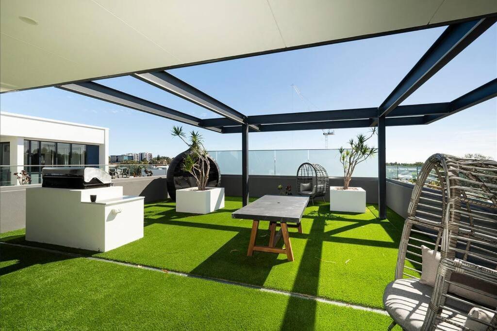 Skypark On Vincent - Executive Escapes Apartment Perth