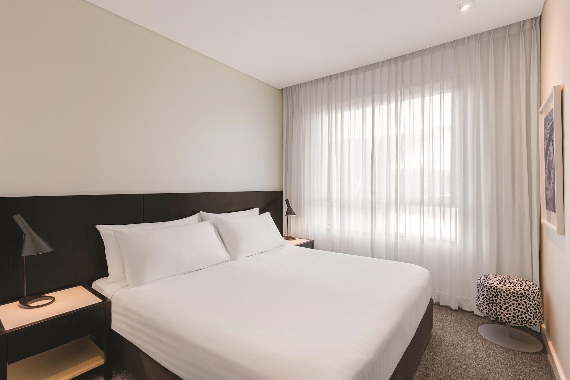 Adina Aparthotel 4*
