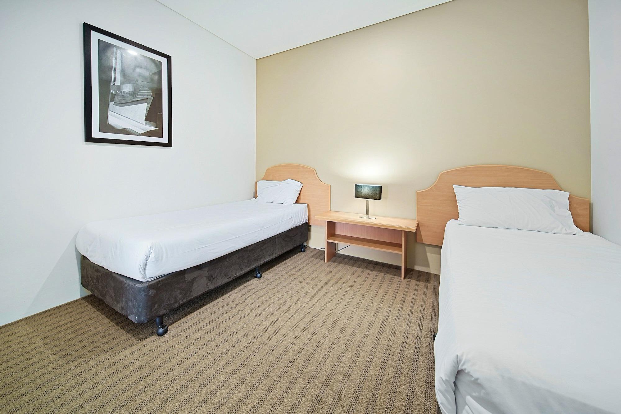 All Suites Perth Aparthotel 3*