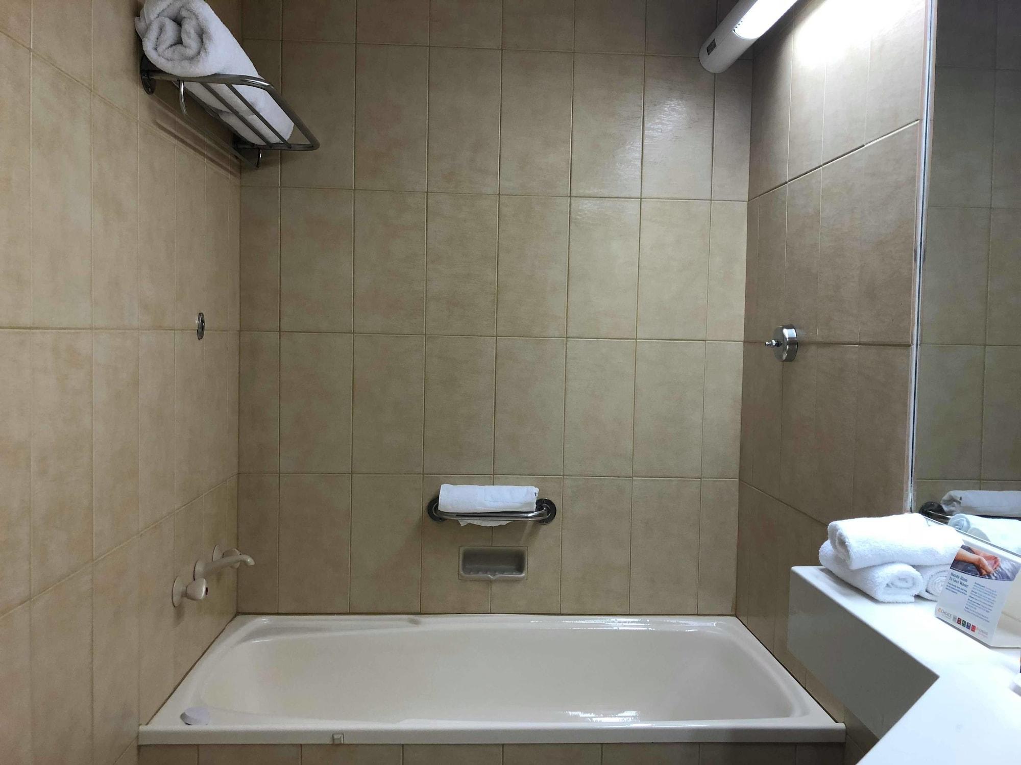 Hotel Quality Ambassador 4*