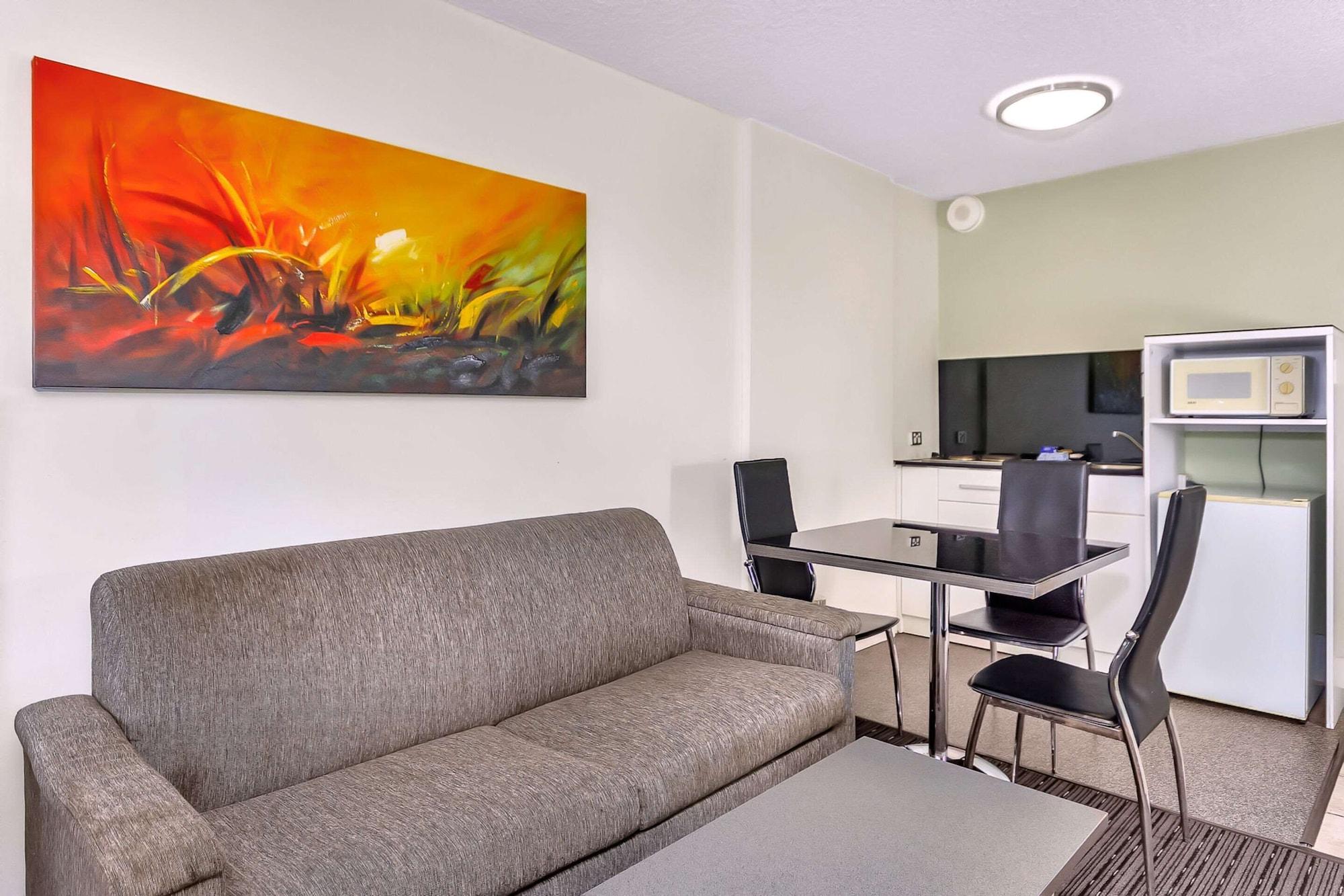 Comfort & Goodearth Hotel 3*