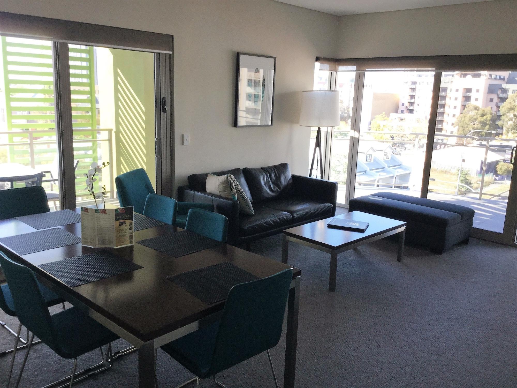 Baileys Serviced 4* Perth
