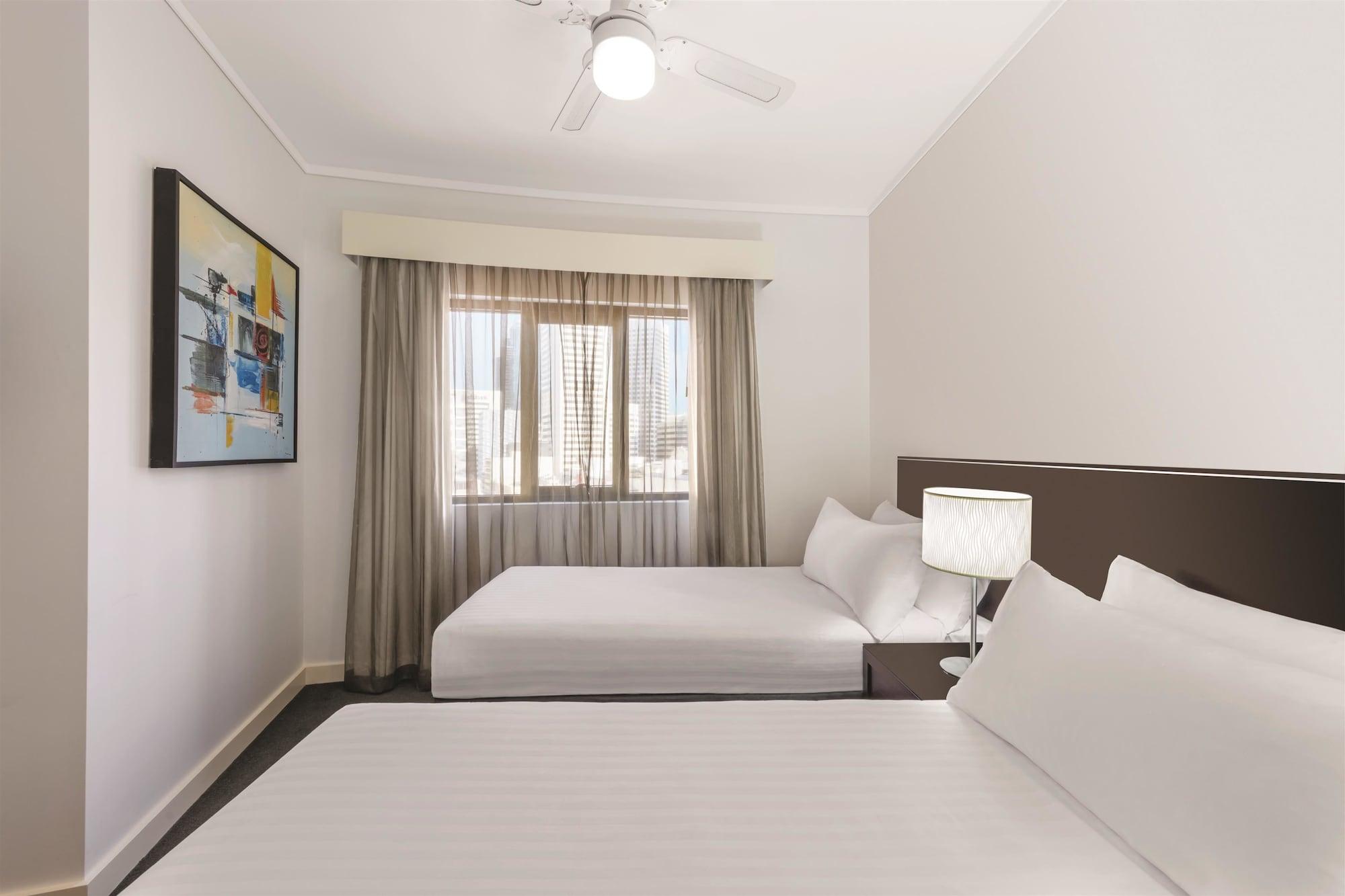 Adina Barrack Plaza Aparthotel 4*