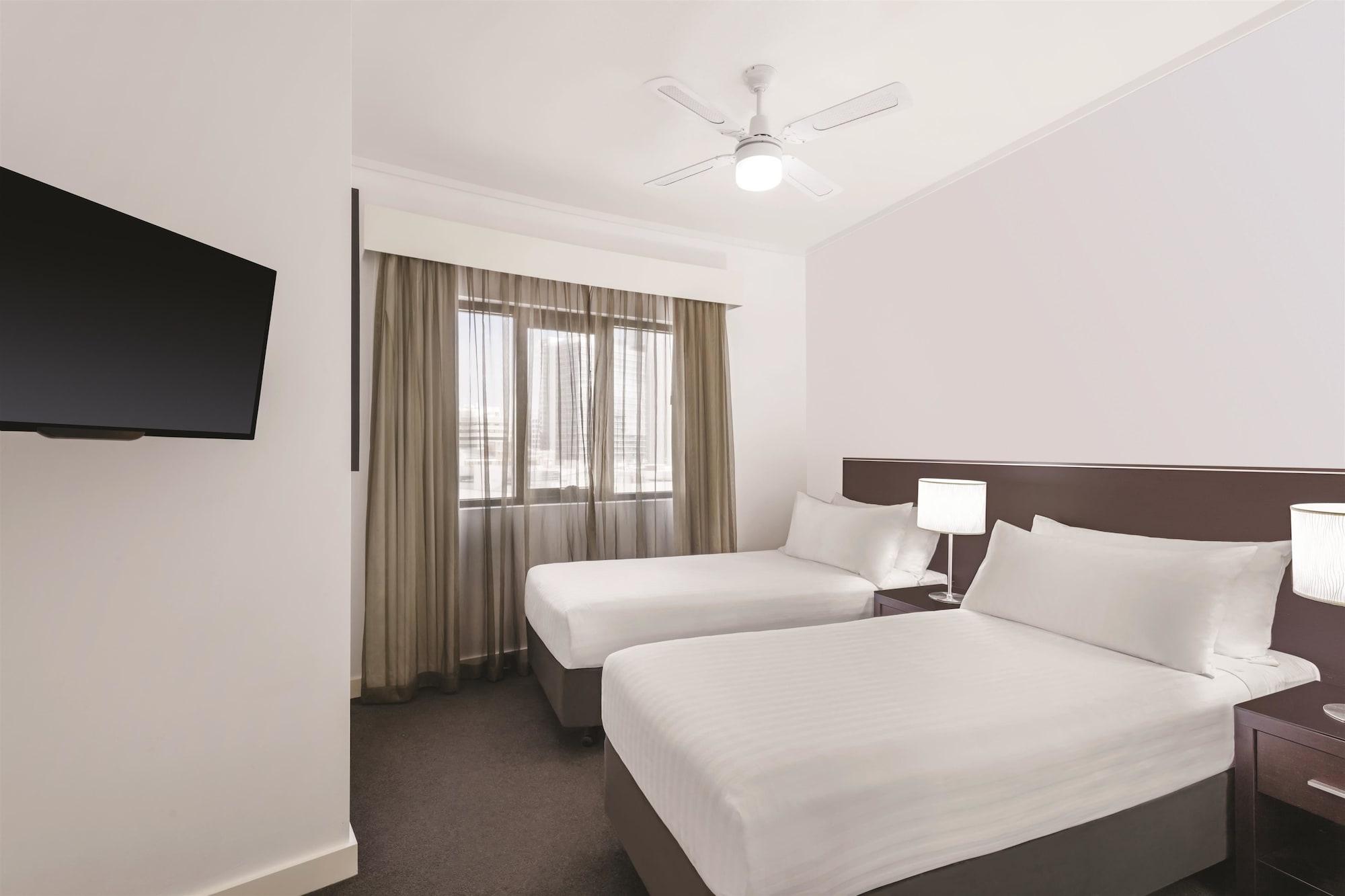 Aparthotel Adina Barrack Plaza