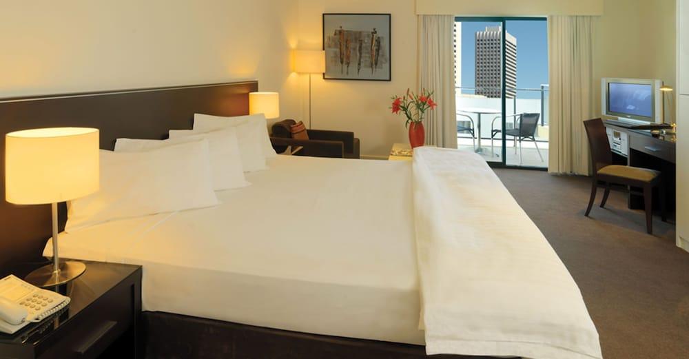 Aparthotel Adina Barrack Plaza