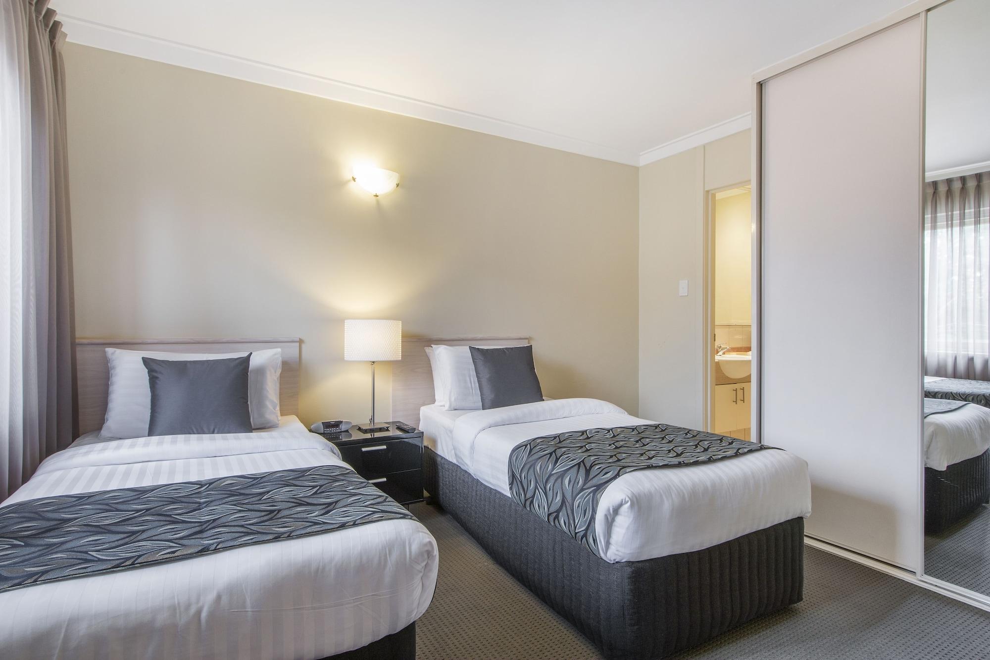 Aparthotel The Peninsula Riverside Serviced 4*