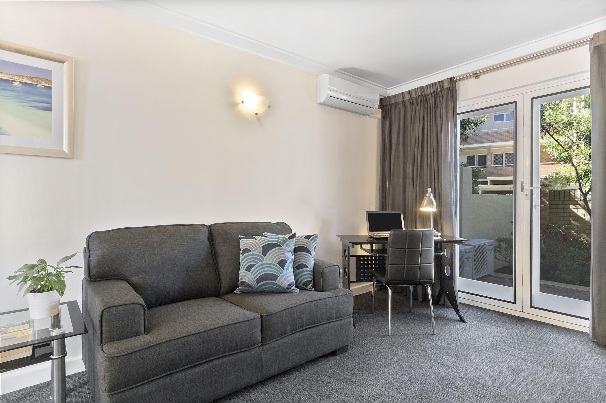 The Peninsula Riverside Serviced Aparthotel 4*