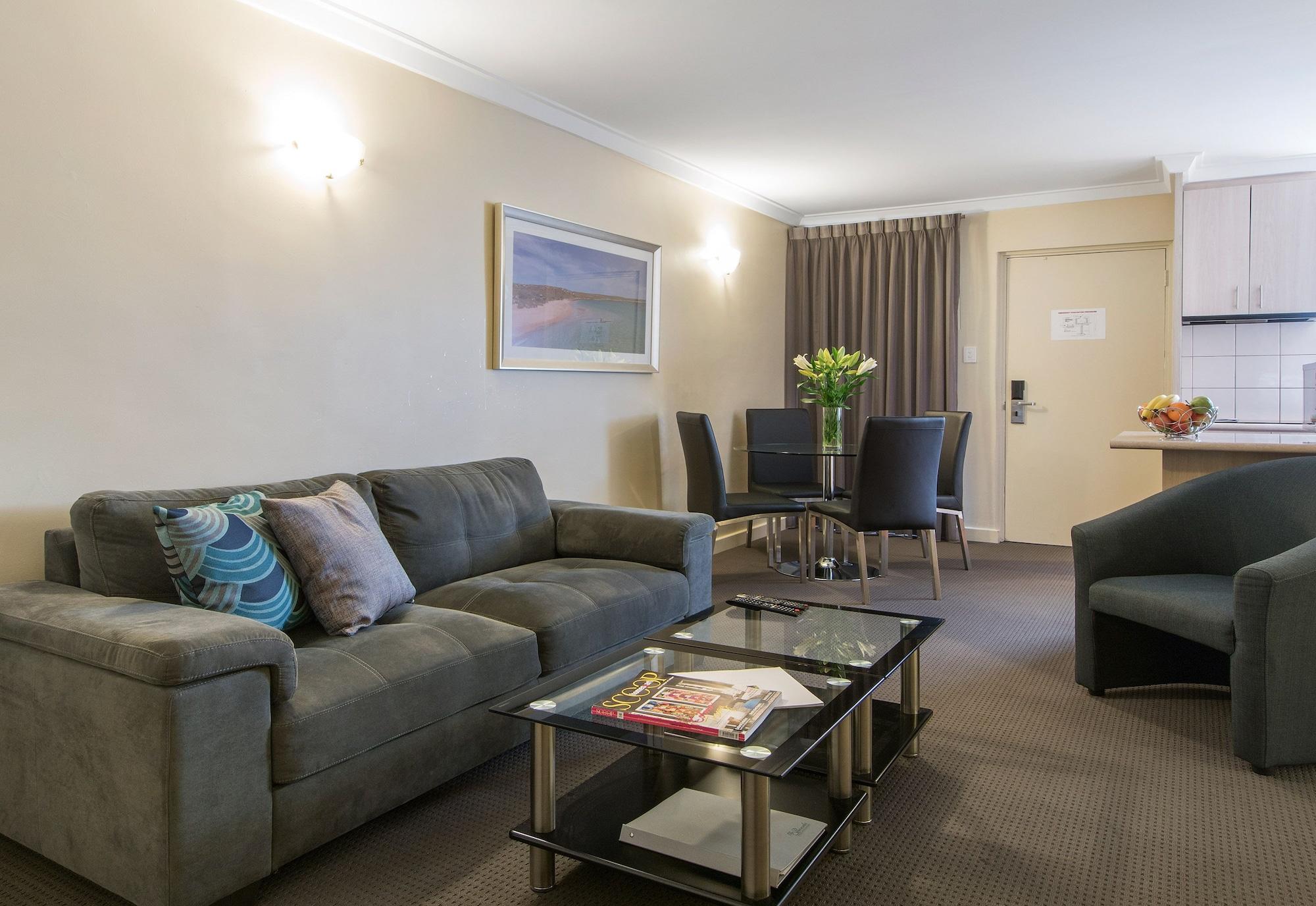 The Peninsula Riverside Serviced 4* Perth