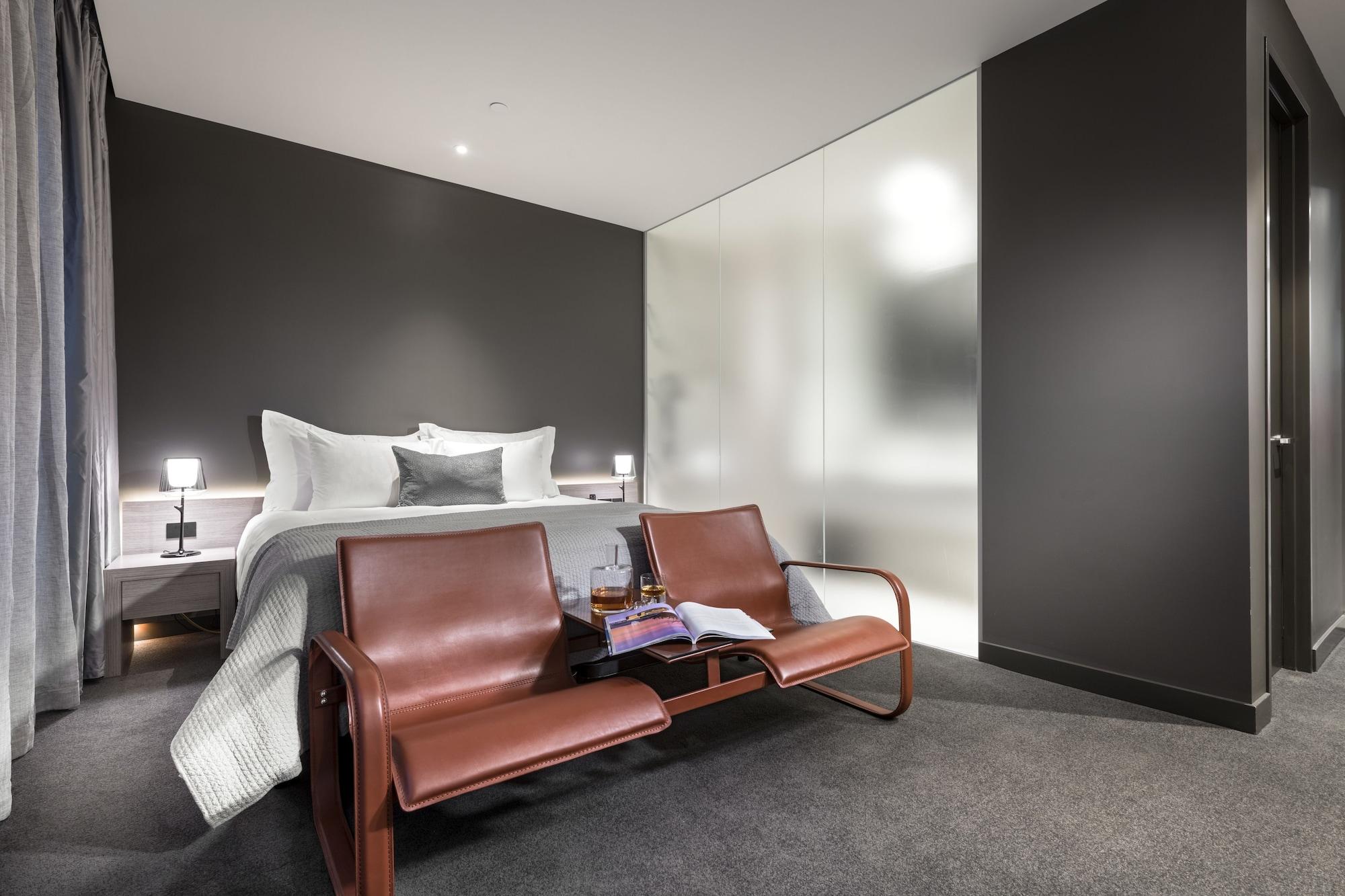 The Melbourne 5*