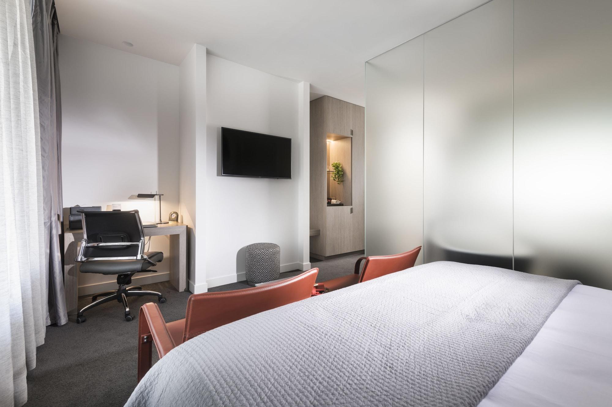 The Melbourne 5*
