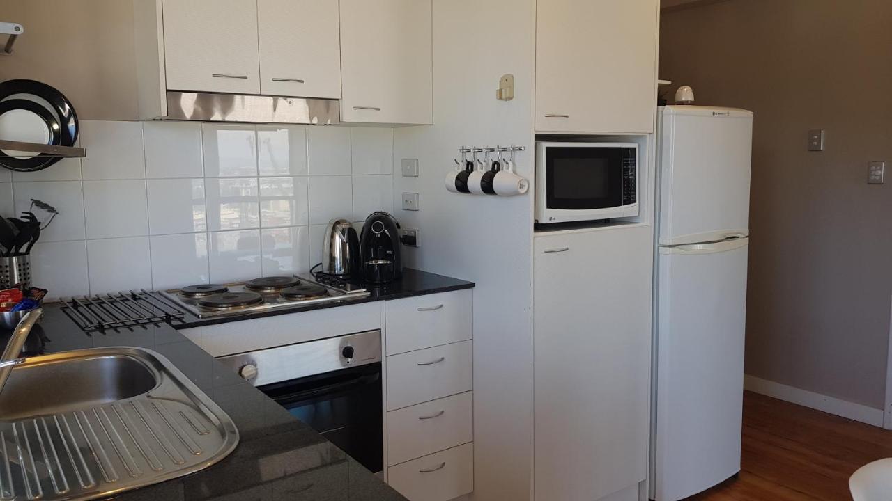 Riverside 2 Bedroom With South Peninsula Views Apartment *