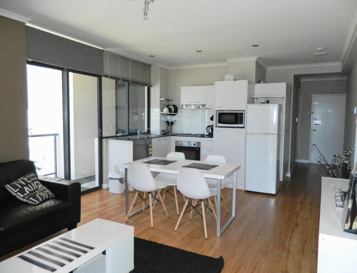 Riverside 2 Bedroom With South Peninsula Views * Perth