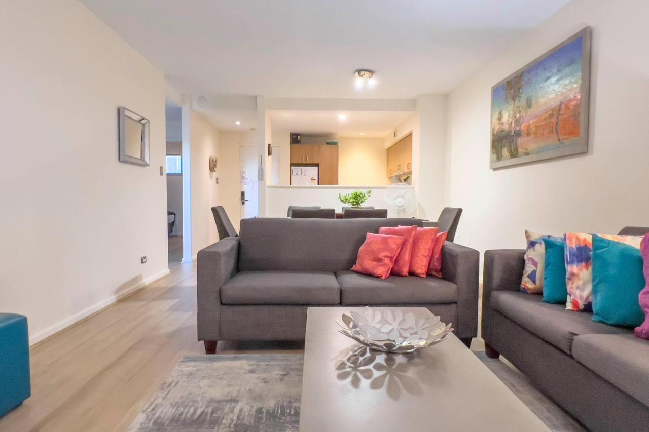 507 High Heaven Breathtaking Views, Pool, Parking Perth