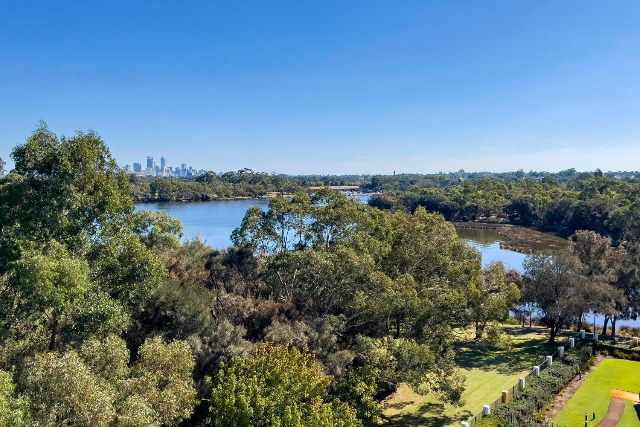 Apartment 507 High Heaven Breathtaking Views, Pool, Parking *