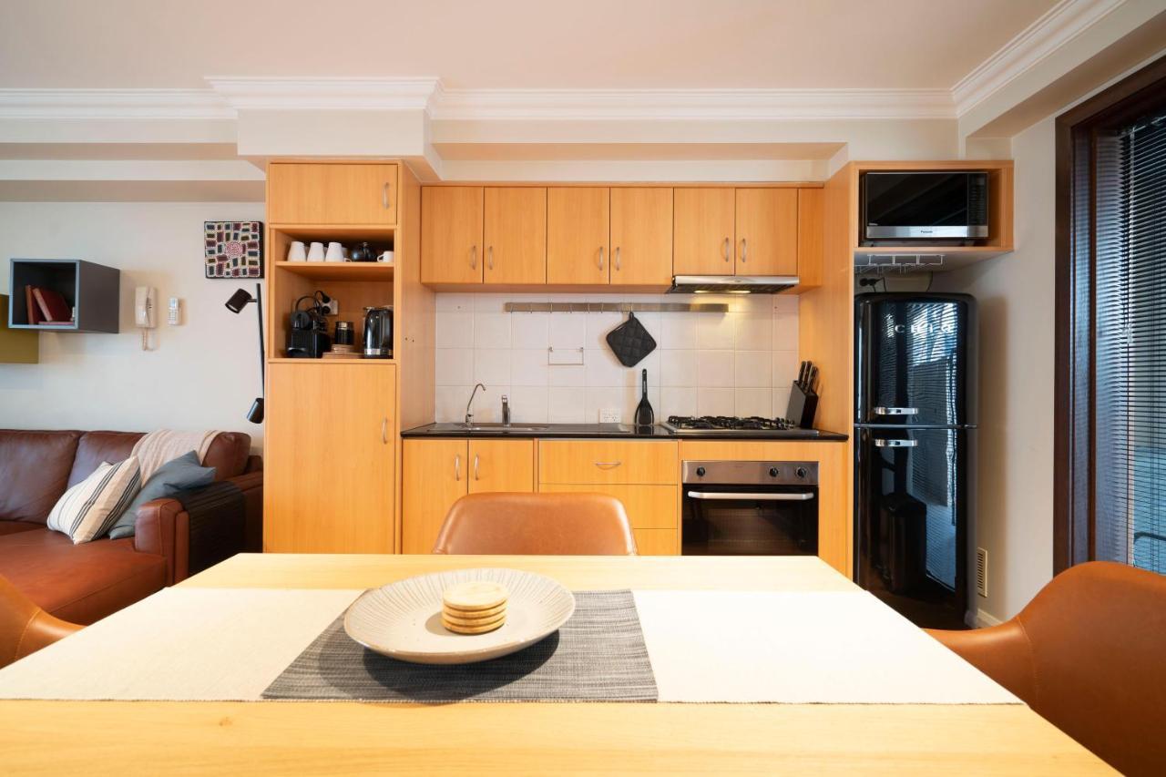 Apartment 2 Royal Rest Quality 2br West Perth-parking *
