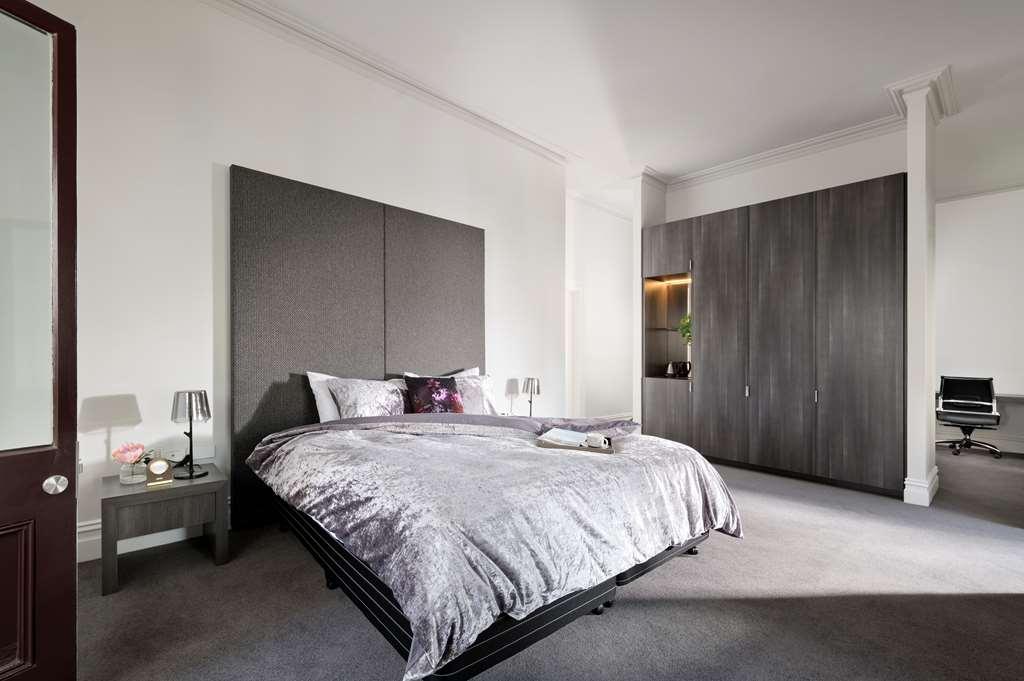 The Melbourne Hotel
