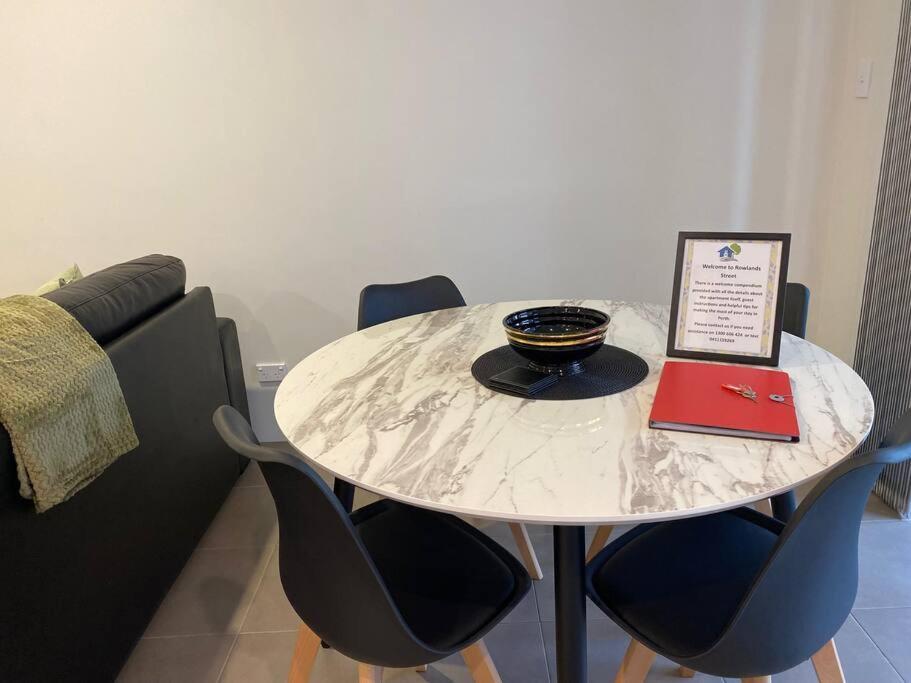Stylish Modern Airport Wifi Park Netflix Wine *