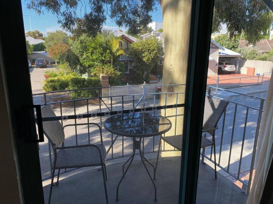 Subi Close Cbd Hospitals Wifi Netflix Wine Apartment