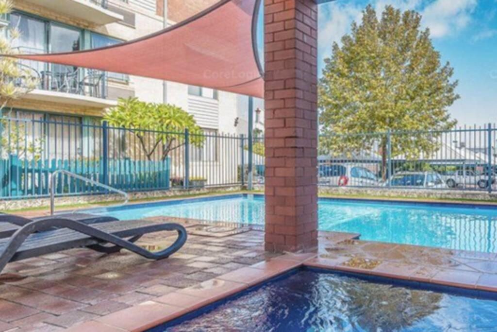 Subi Close Cbd Hospitals Wifi Netflix Wine