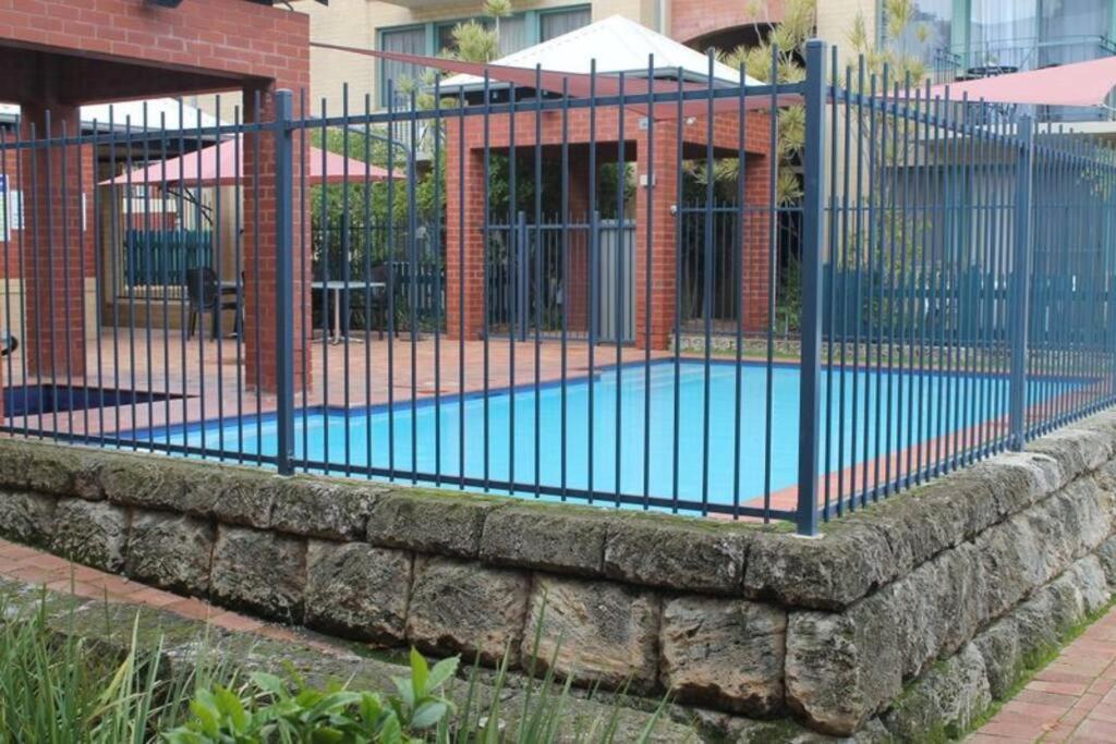 Subi Close Cbd Hospitals Wifi Netflix Wine Apartment Perth