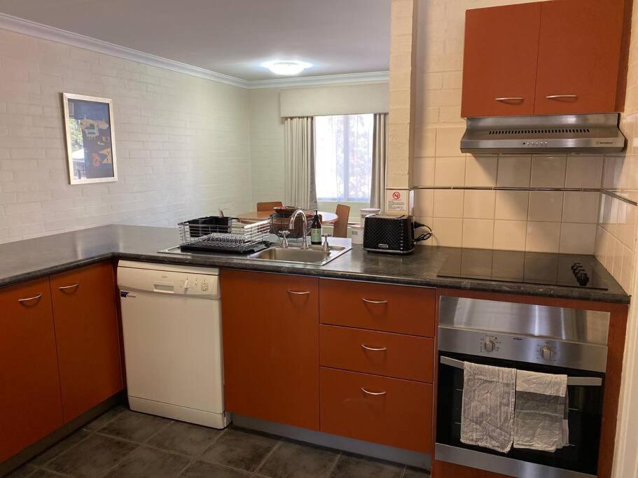 Subi Close Cbd Hospitals Wifi Netflix Wine Perth