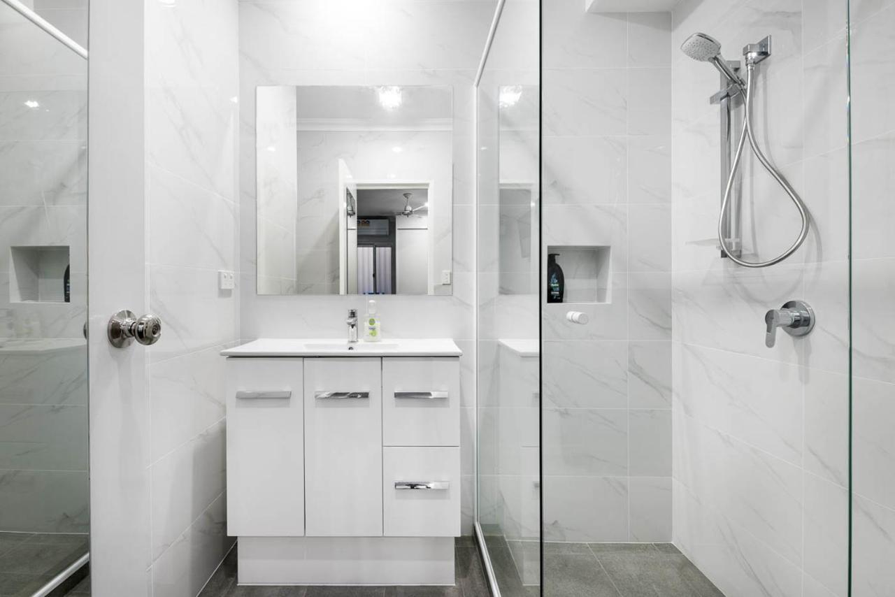 12 Streeton Promenade *