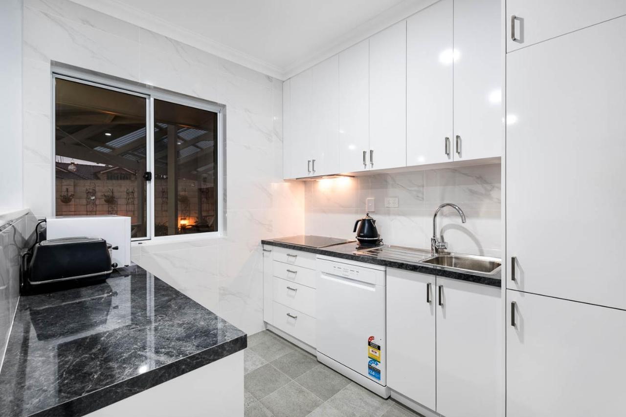 Apartment 12 Streeton Promenade Perth