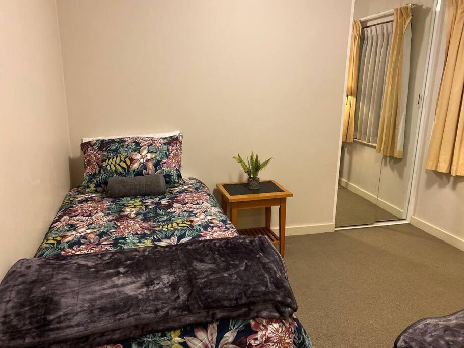 River Views Free Parking Wifi Netflix Wine