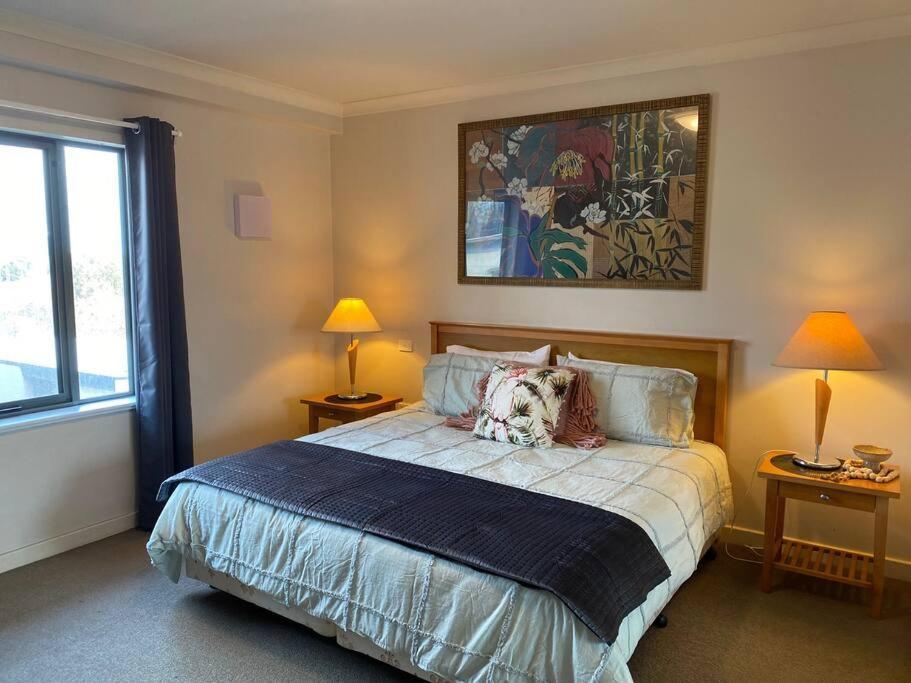 Apartment River Views Free Parking Wifi Netflix Wine *