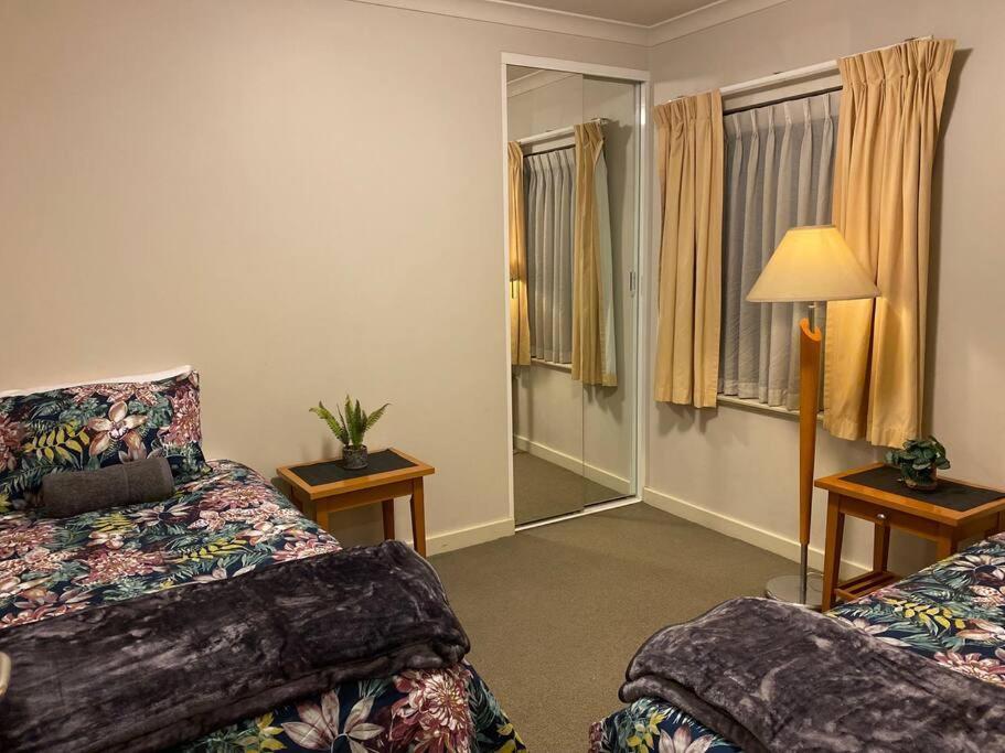 Apartment River Views Free Parking Wifi Netflix Wine *