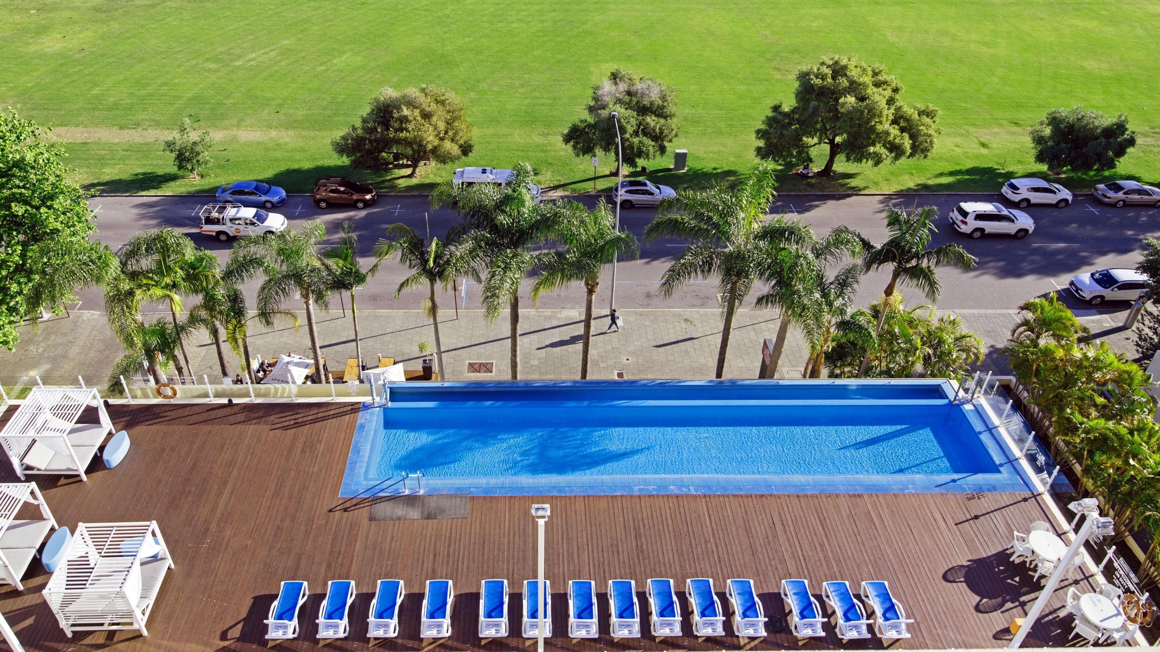 Crowne Plaza By Ihg Hotel
