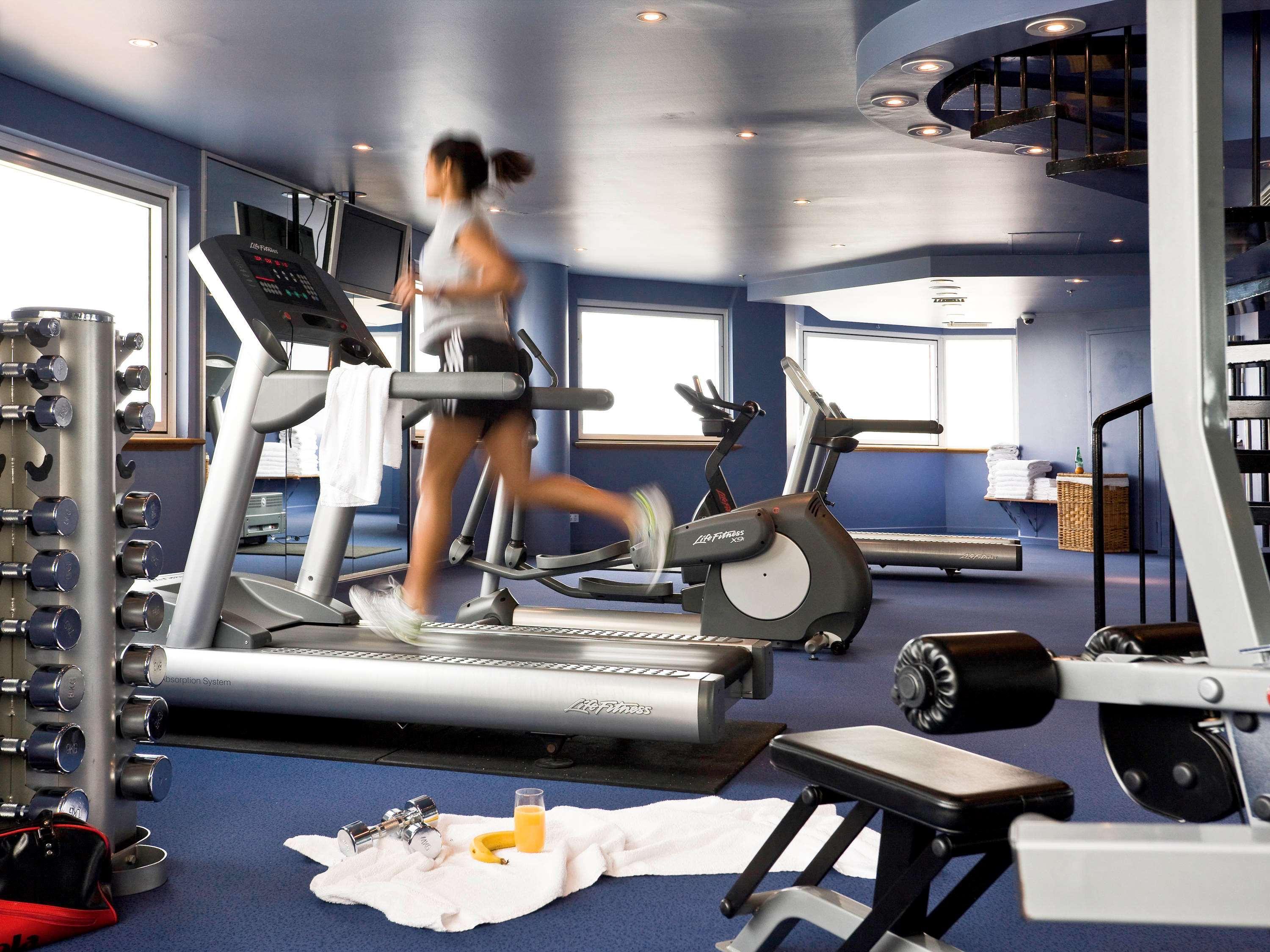 Novotel Langley Hotel 4*