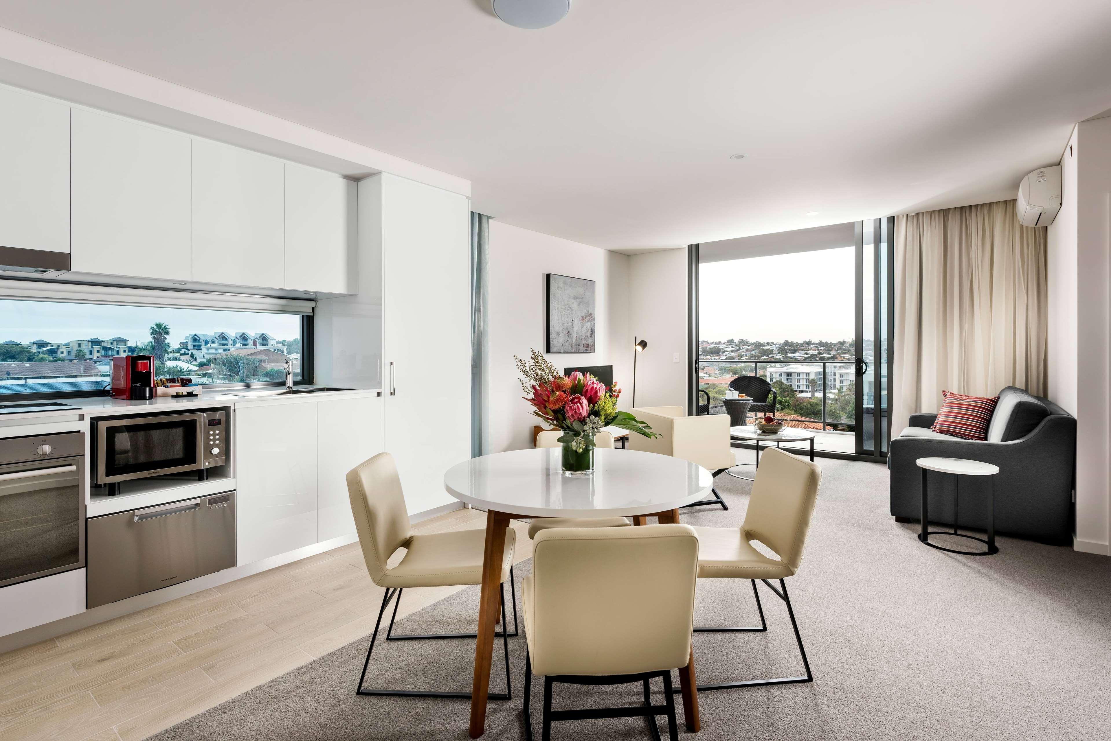 Ramada By Wyndham Vetroblu Scarborough