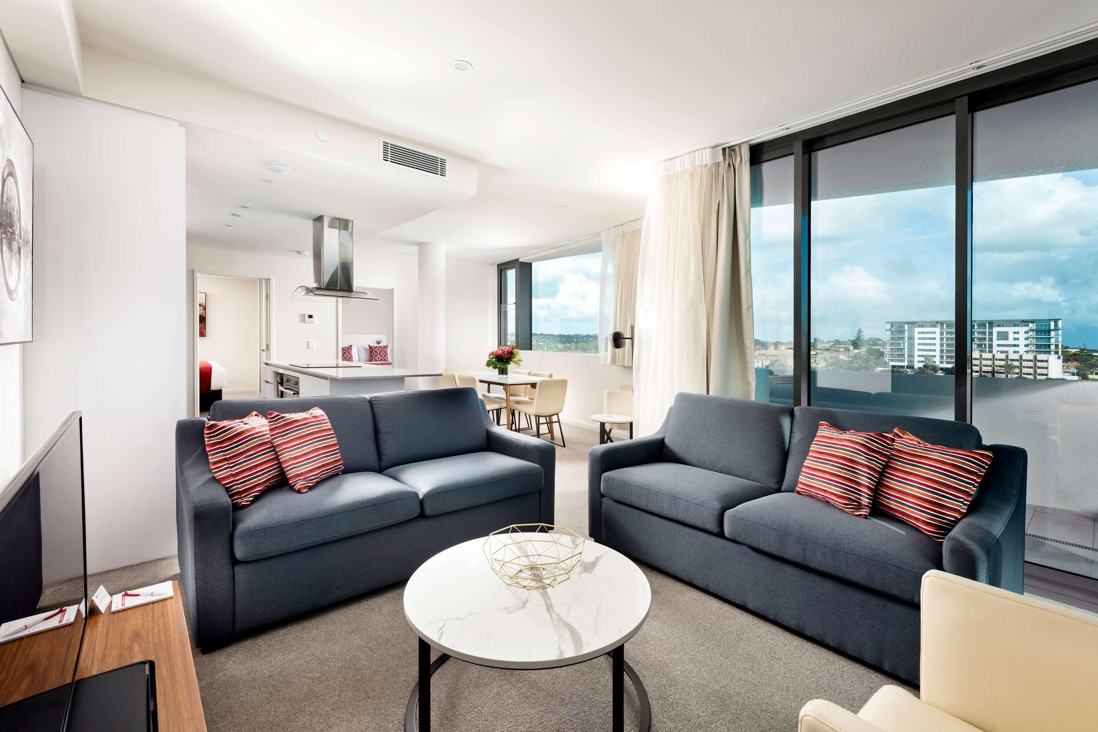 Ramada By Wyndham Vetroblu Scarborough Hotel