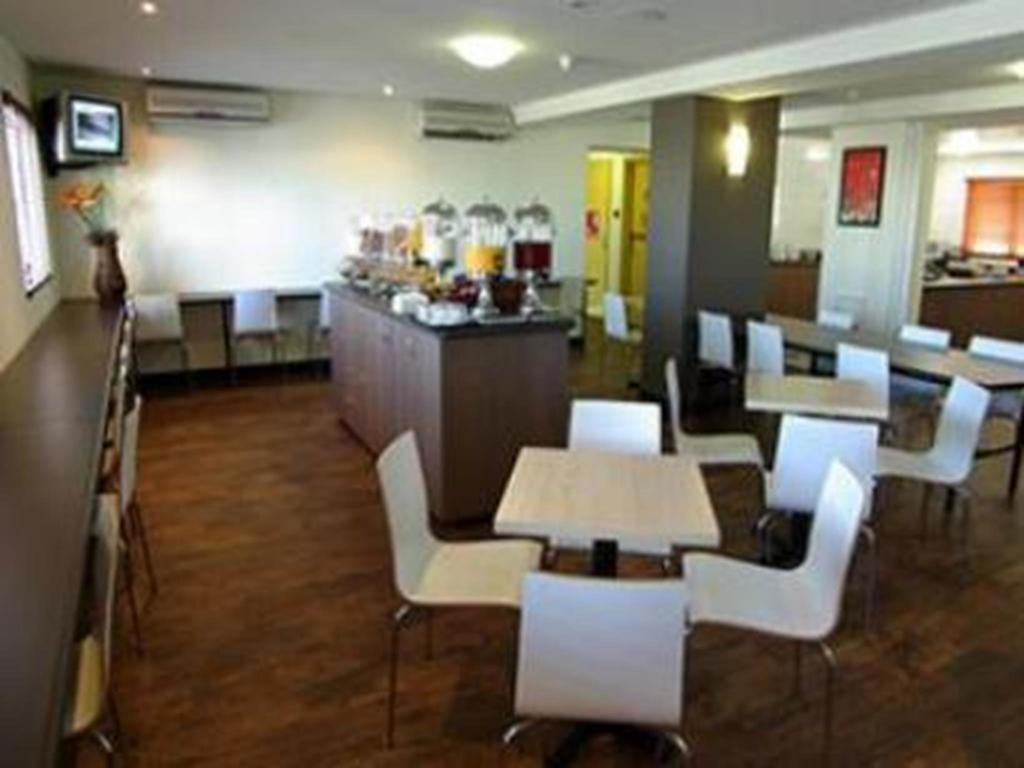 Ibis Budget Airport Hotel 3*