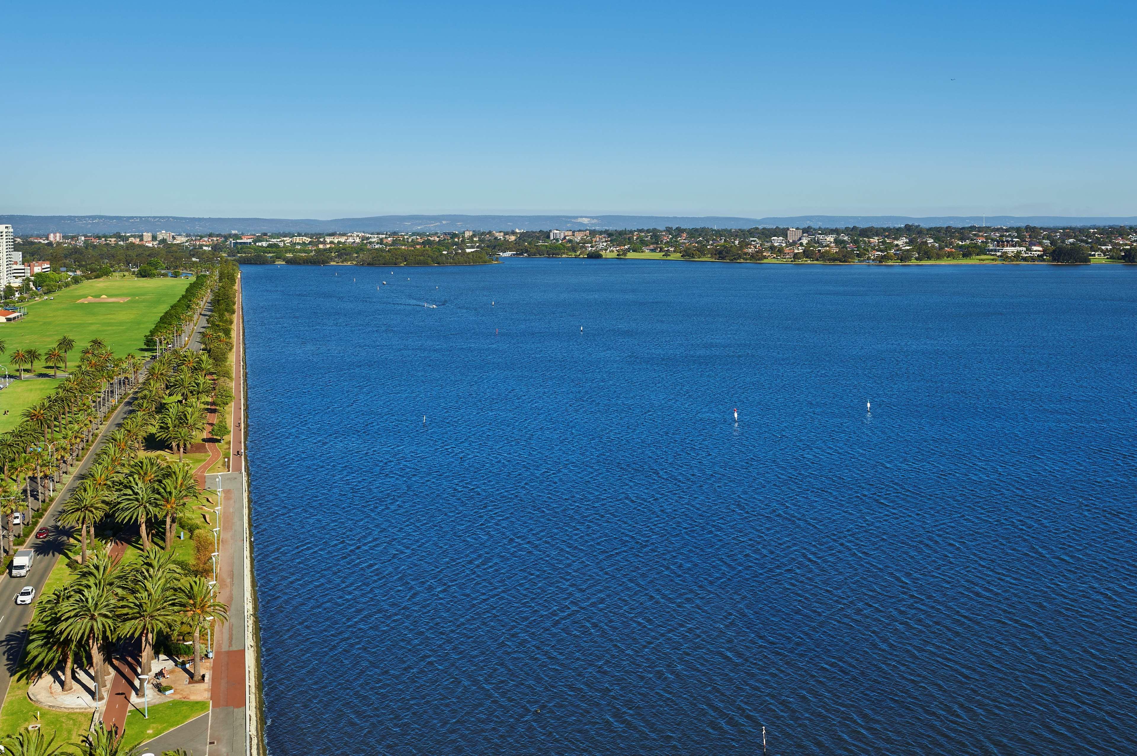 Doubletree By Hilton Waterfront Hotel Perth
