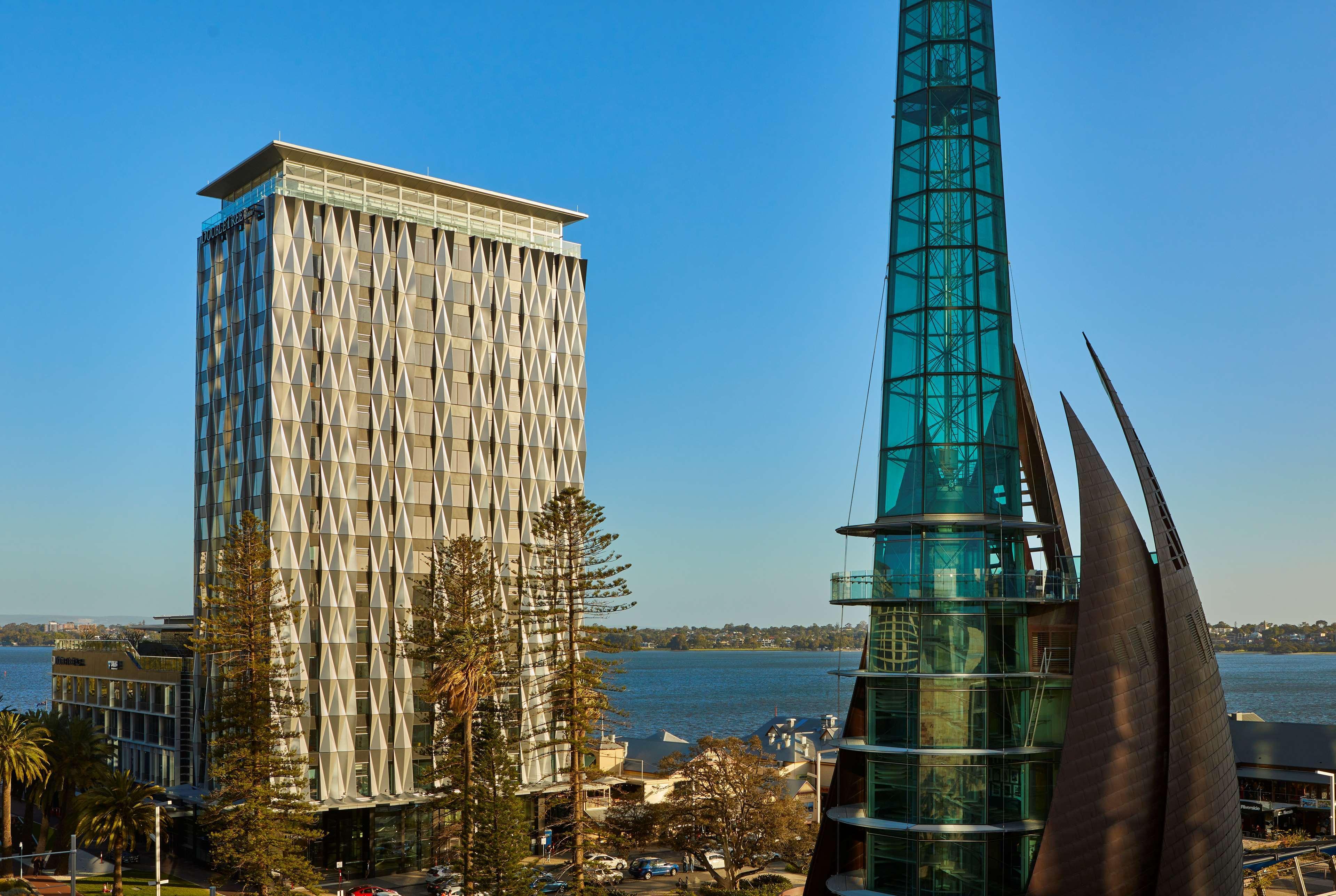 Doubletree By Hilton Waterfront 4*